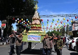 Read more about the article Kelurahan Gelangan Raih Juara II Kirab Bulu Bekti
