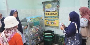 Read more about the article Penilaian Lomba K3 Digelar di 10 RW se-Kelurahan Gelangan